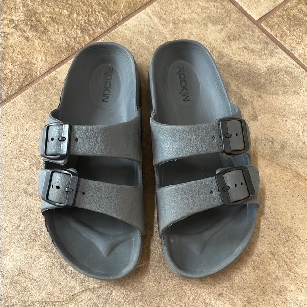 + ROCKIN + Gray Buckle Slides